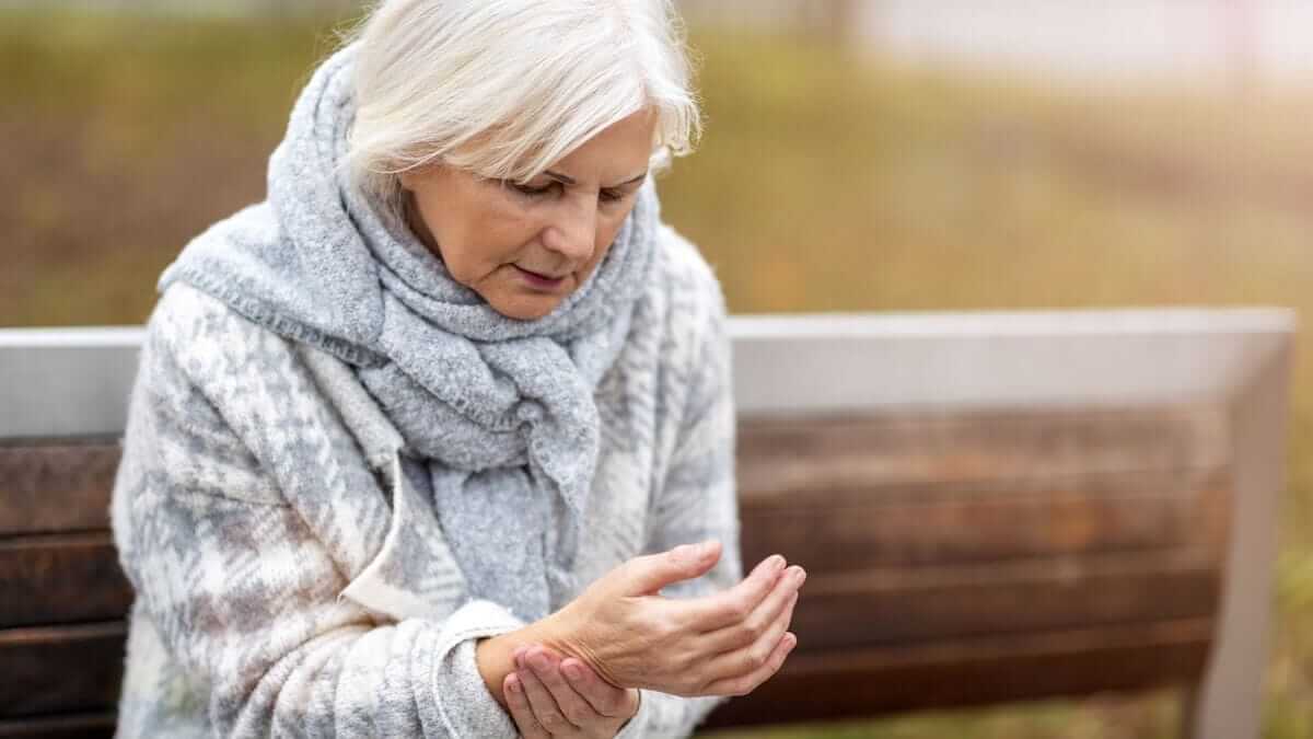 Woman-with-Arthritis